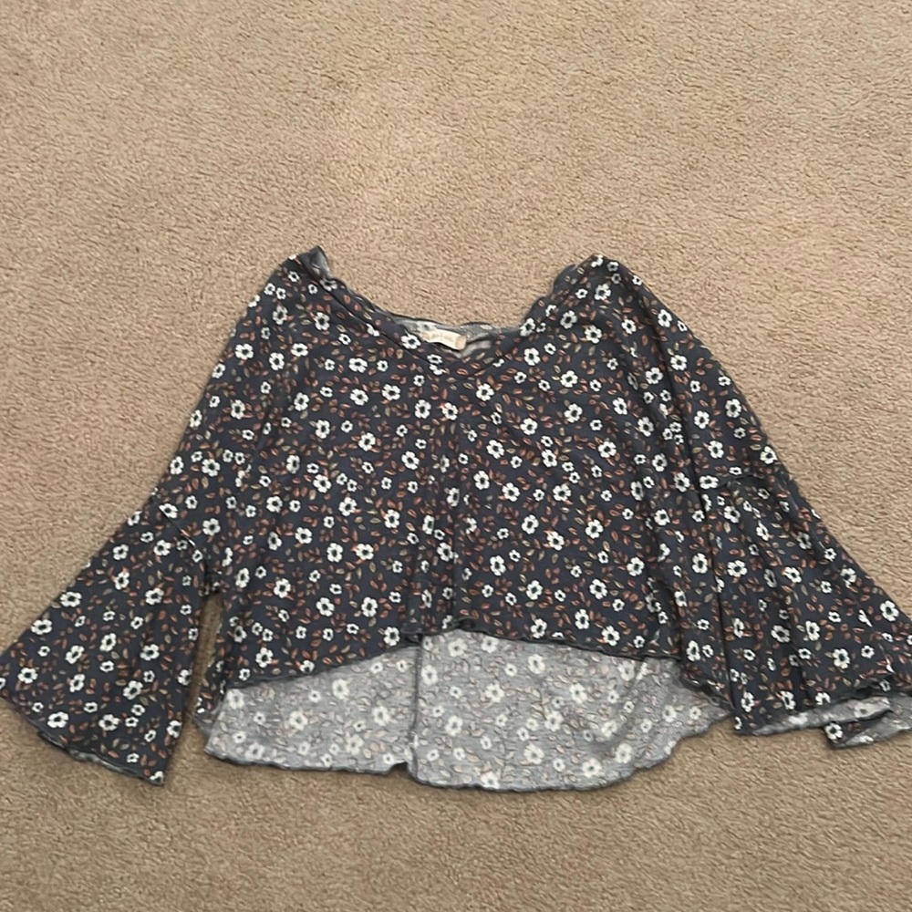 altars state blue floral top